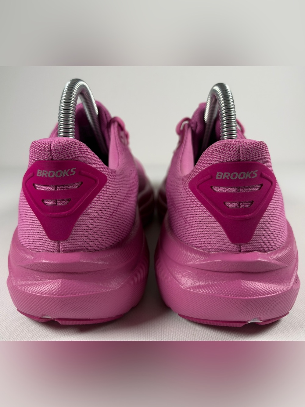 Brooks Ghost 17 Shoes Womens Size 8 Pink Fuchsia Sneakers Running Athletic Gold - Picture 3 of 8